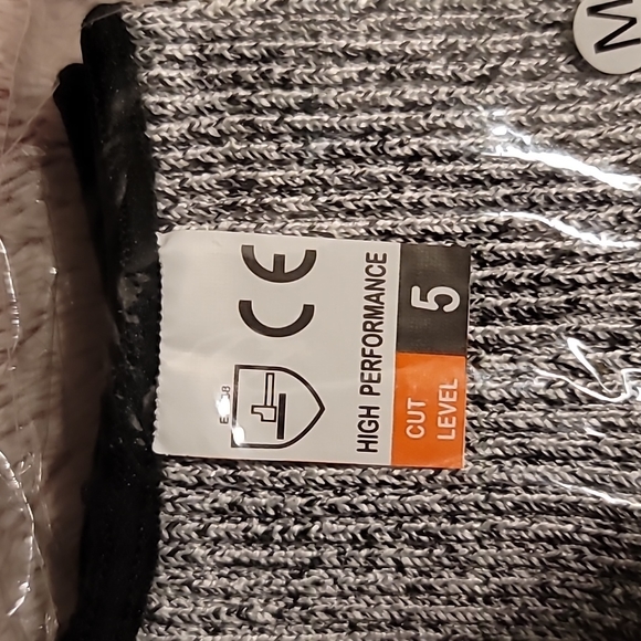 NoCry Cut Resistant Gloves - Picture 2 of 7